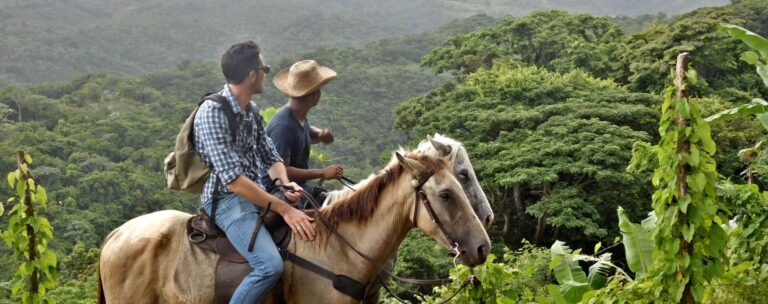Horseback riding in the interior of the Sierra de Bahoruco